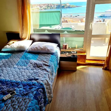 بيت ضيافة Petrovi