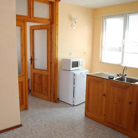 Petrovi بيت ضيافة سوزوبول