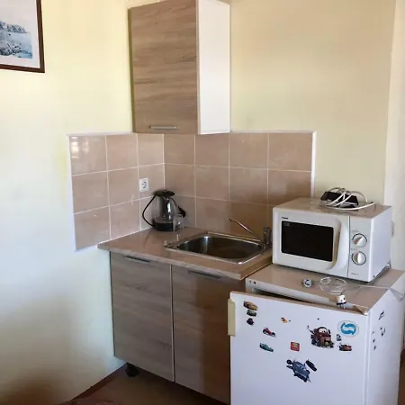 بيت ضيافة Petrovi 3*